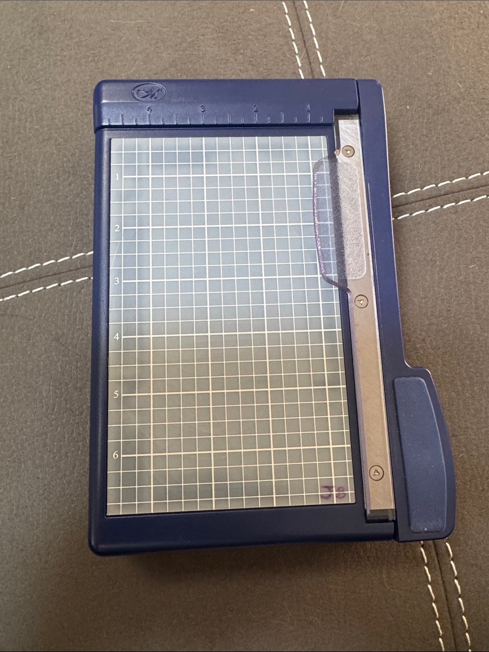 Manual Paper Trimmer / Cutter - Navy Blue